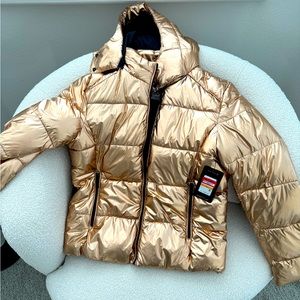 Gold winter jacket. Size small